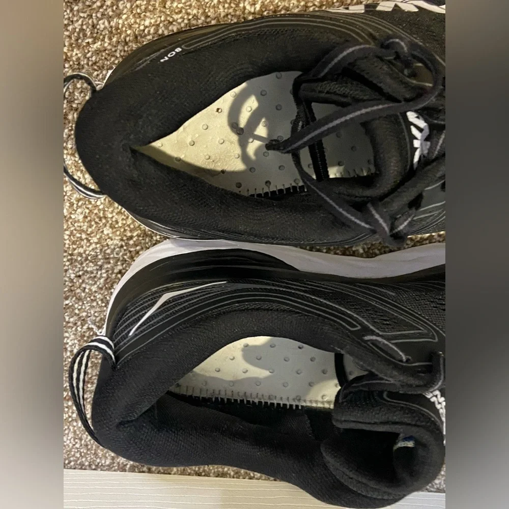 Hoka One One Bondi 7 Black White - Size 10.5 -1110519-BWHT.  Missing Insoles